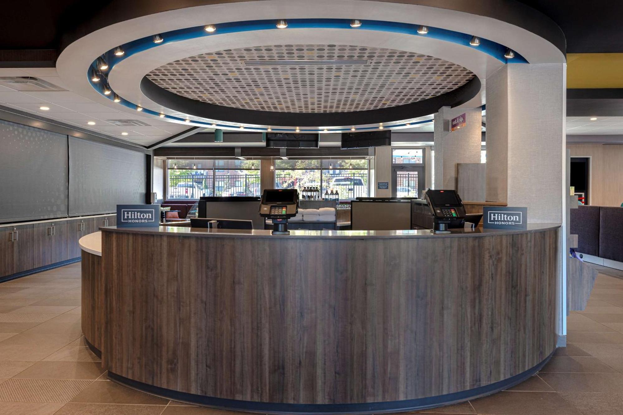Tru By Hilton Atlanta Galleria Ballpark, Ga Смирна Екстериор снимка